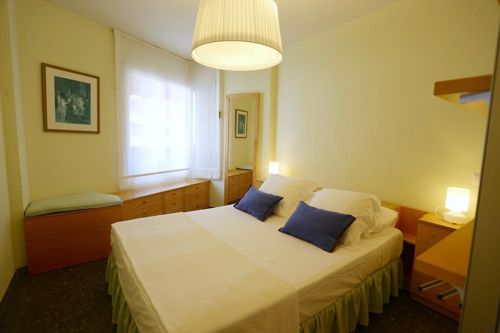 Apartamentos Alquihouse Vilafortuny Камбрильс Номер фото